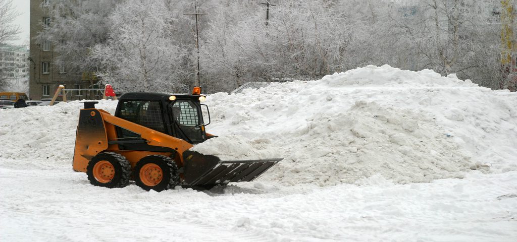 Вывоз снега в Белоострове