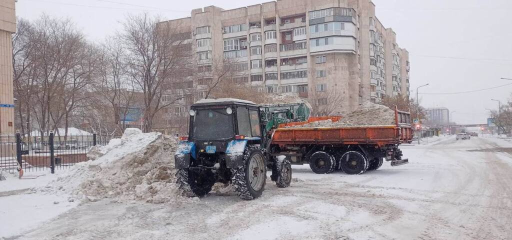 Вывоз снега метро Лесная