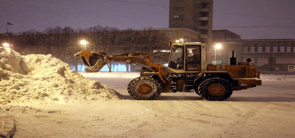 Вывоз снега в Большой Охте