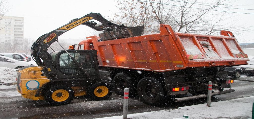 Вывоз снега в Ржевке