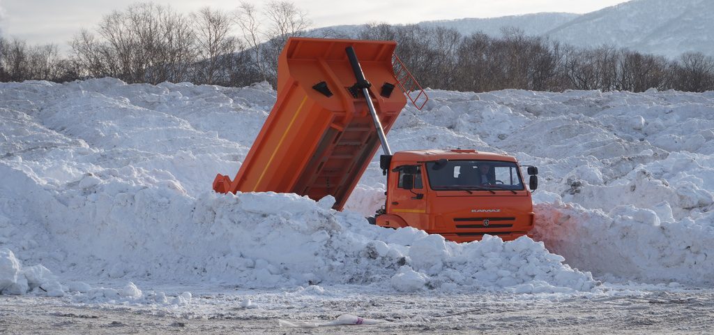Вывоз снега в Красном Селе