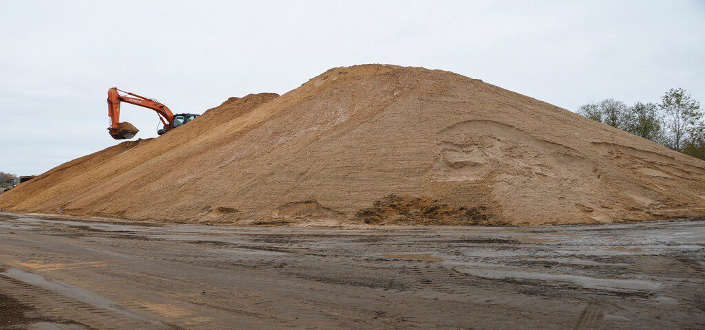 Доставка песка в Кировске
